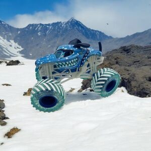 Spin Master Monster Jam Fire & Ice Mutt Dalmatian Truck 1:64